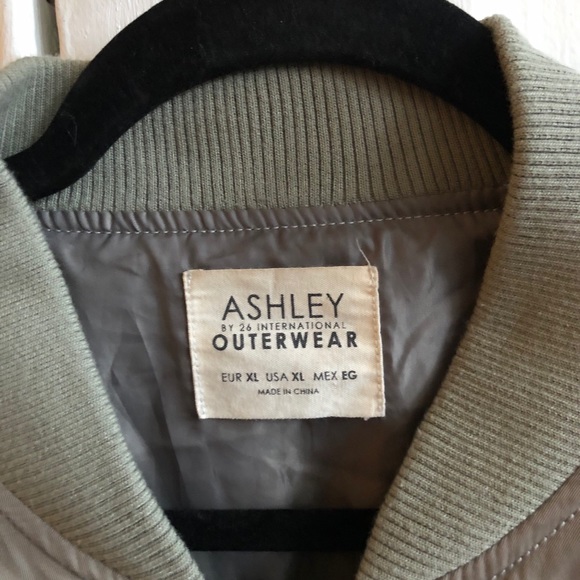 Ashley By 26 International Green Bomber Jacket - Picture 4 of 8